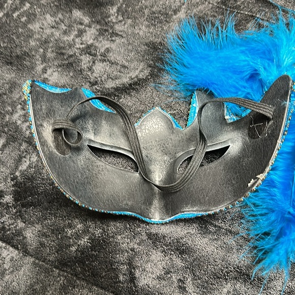 Mask - Picture 2 of 3